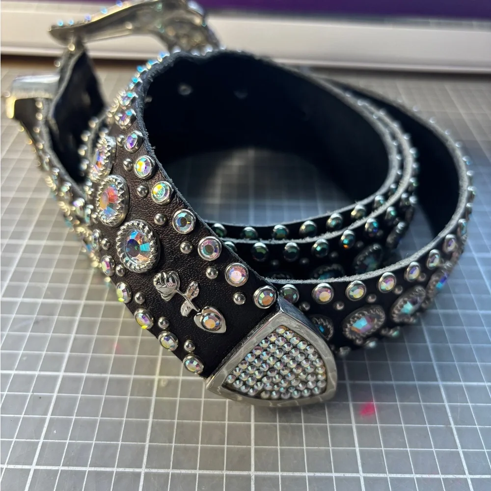 KIPPYS Men’s Austrian Crystal Embellished Black Belt with Silver Tone Accents - Picture 4 of 5